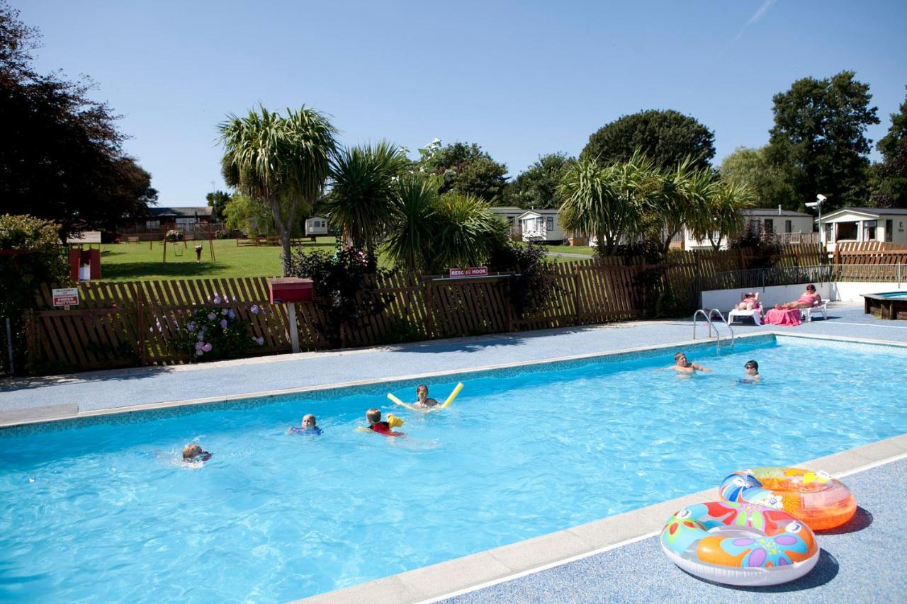Camping Pods Trevella Holiday Park 크랜턱 외부 사진