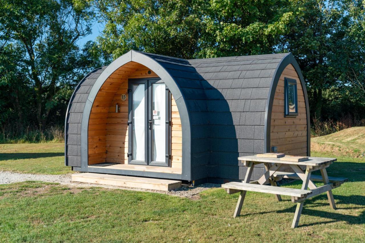 Camping Pods Trevella Holiday Park 크랜턱 외부 사진