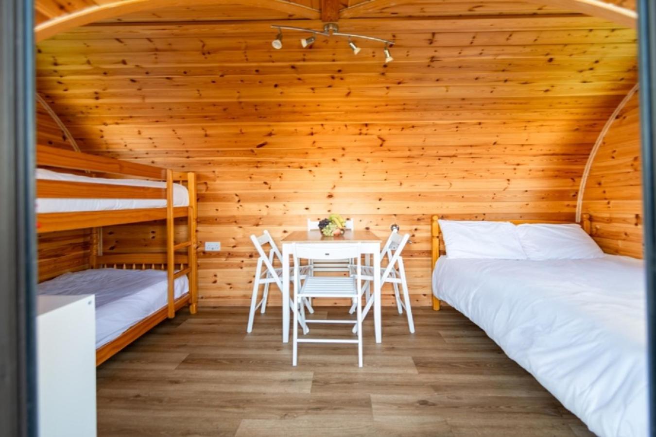 Camping Pods Trevella Holiday Park 크랜턱 외부 사진
